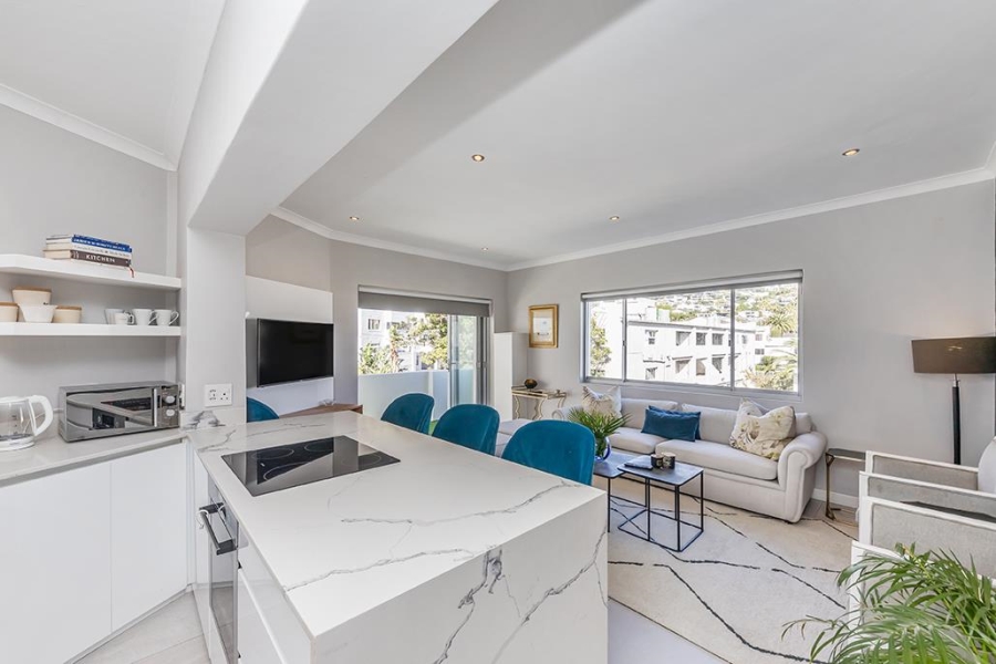 To Let 1 Bedroom Property for Rent in Sea Point Western Cape